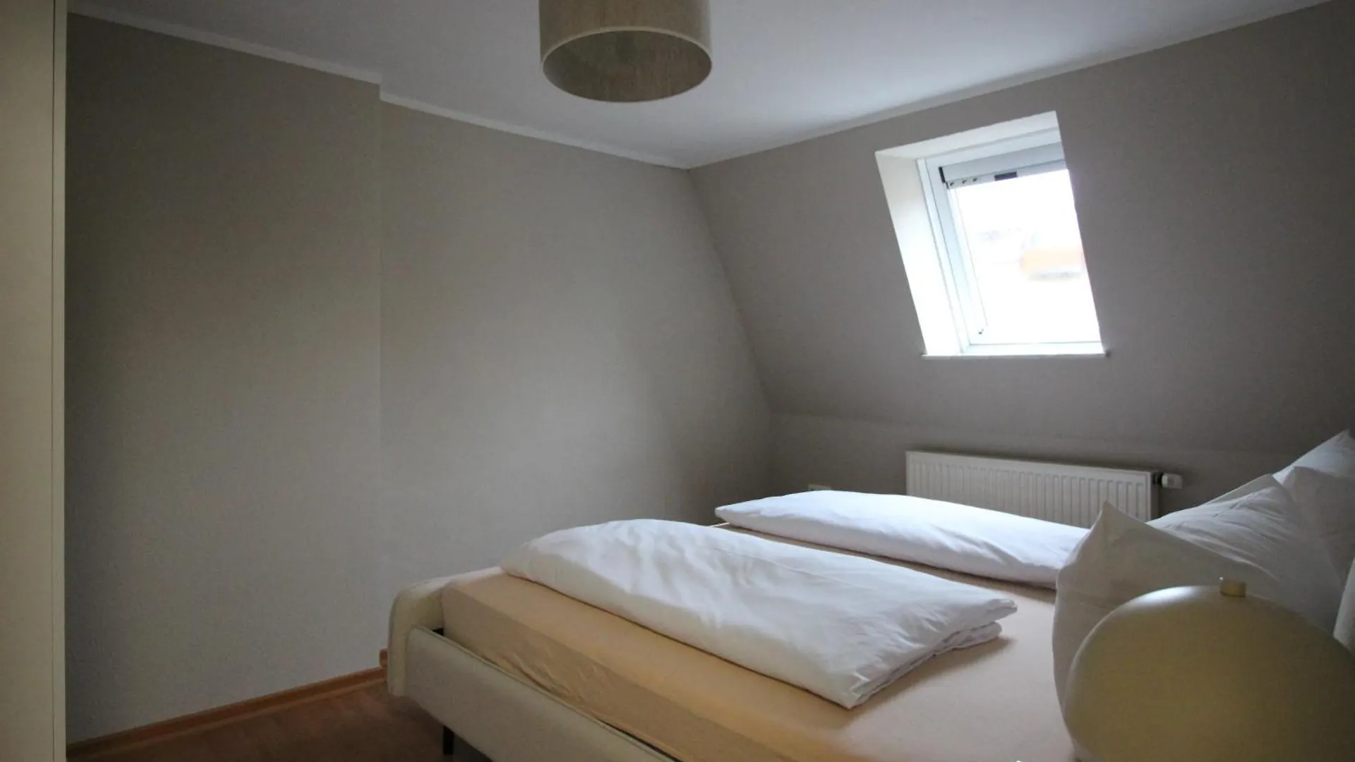 Homie Stay Schiestlstrasse - Moderne Dachgeschosswohnung Mit 2 Schlafzimmern 维尔茨堡 0*,  德国